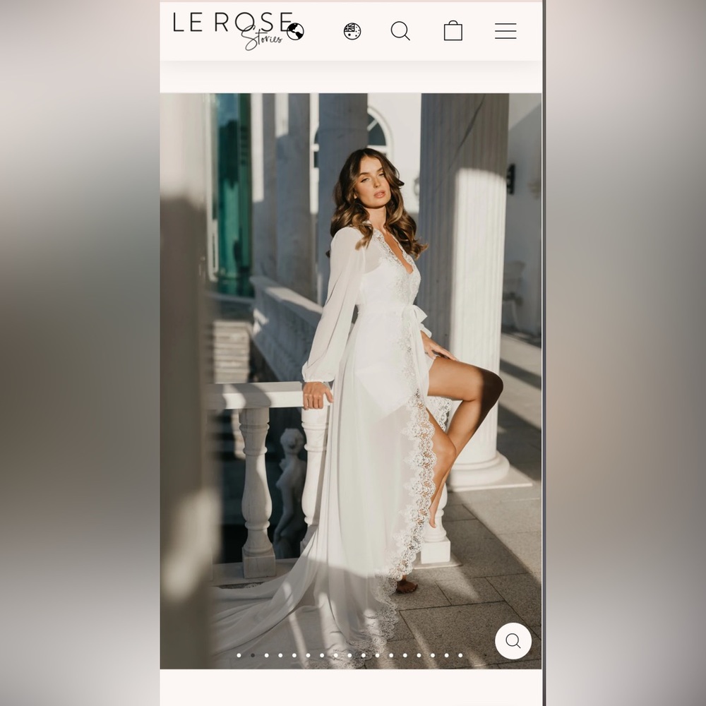 Le Rose Elegant White Lace Robe